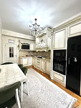 Satılır 4 otaqlı mənzil 167 m²