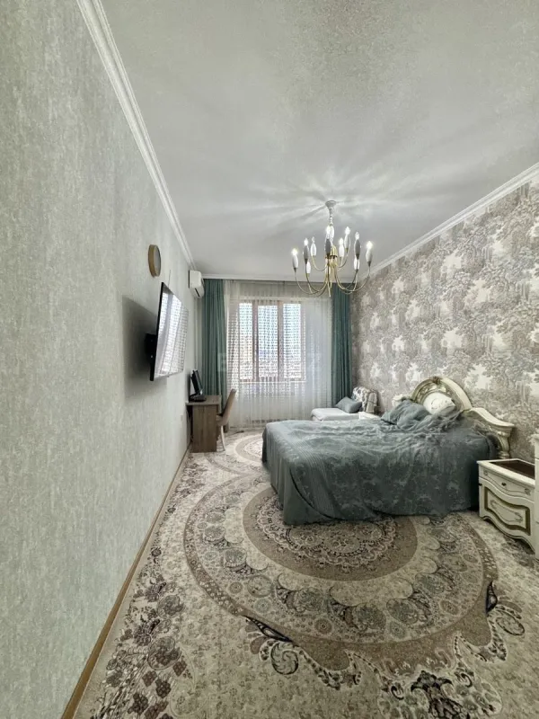 Satılır 4 otaqlı mənzil 167 m²