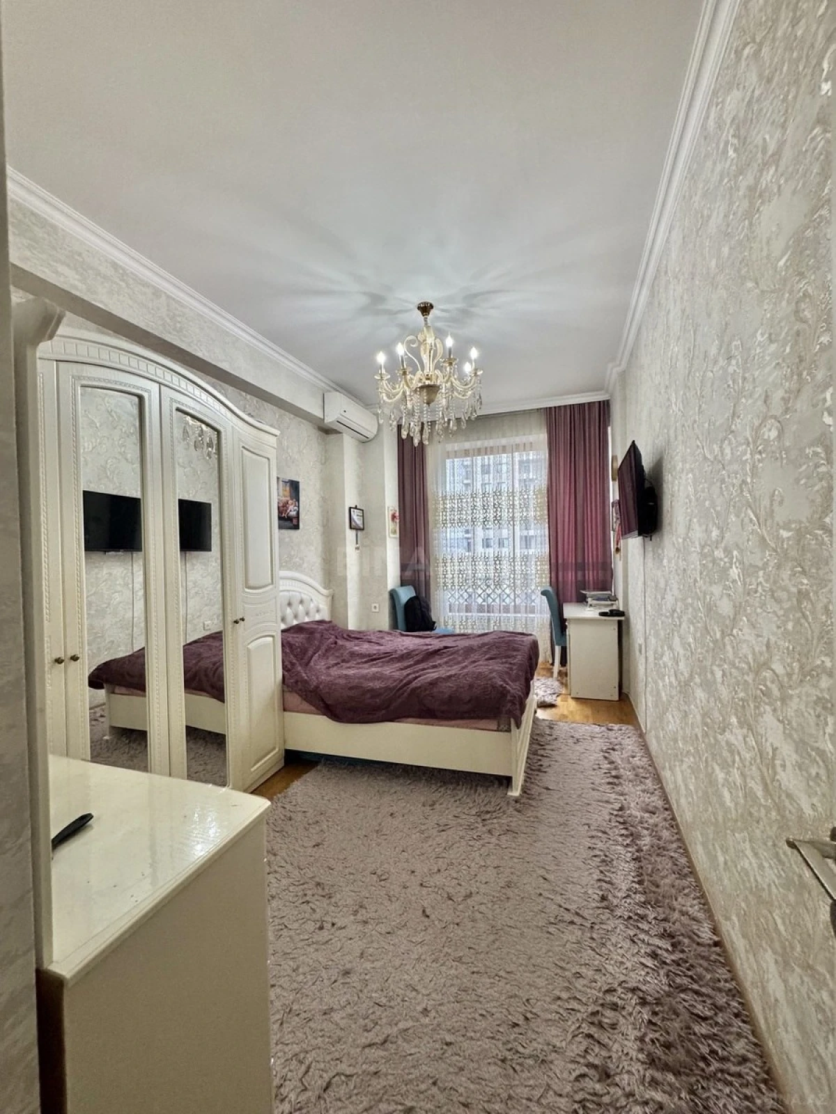 Satılır 4 otaqlı mənzil 167 m²