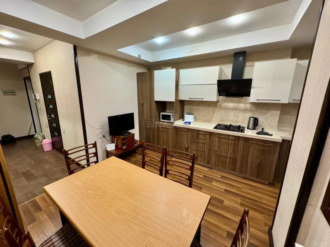 Kirayə verilir 3 otaqlı mənzil 100 m²