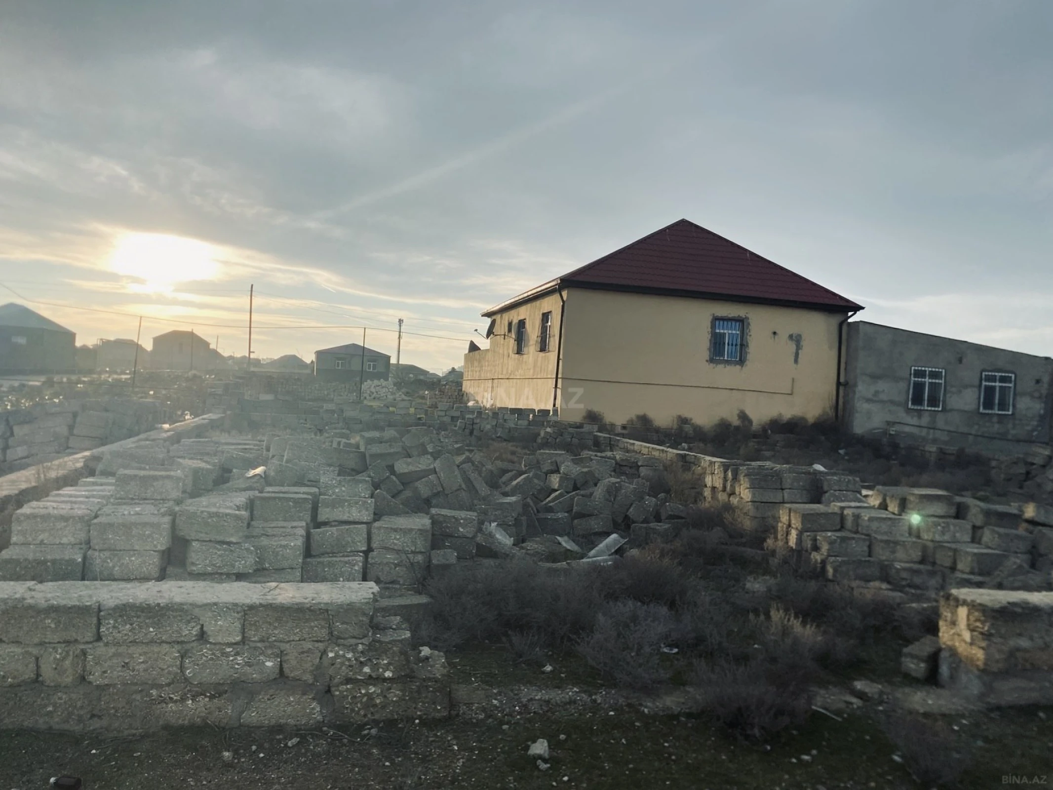 Satılır torpaq sahəsi 2 m²