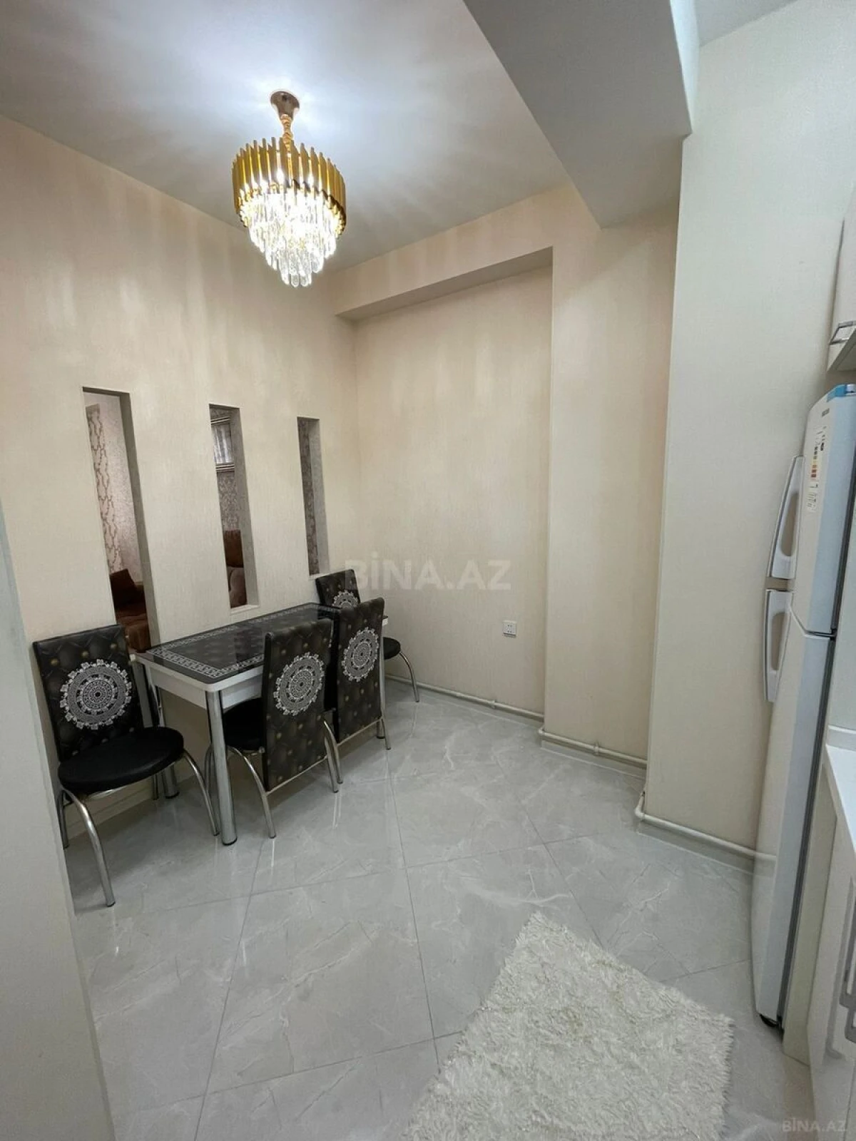 Kirayə verilir 2 otaqlı mənzil 60 m²