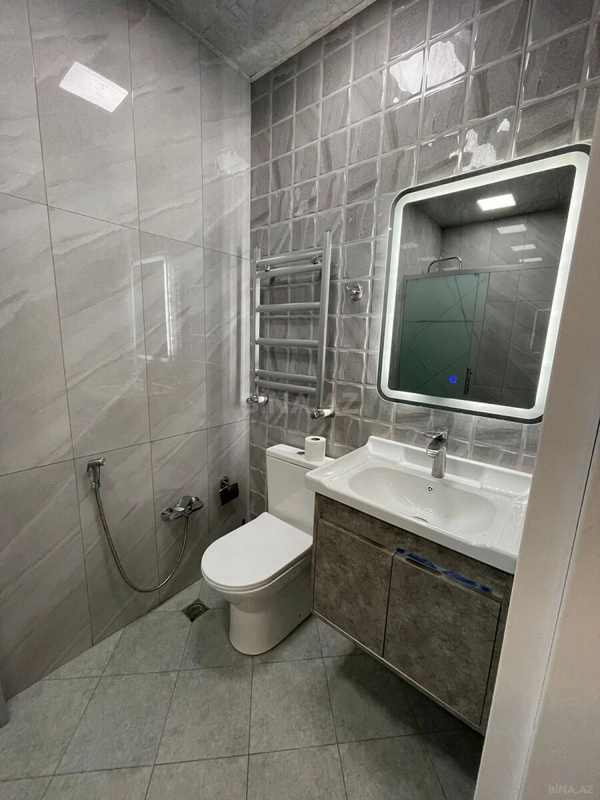 Kirayə verilir 2 otaqlı mənzil 60 m²