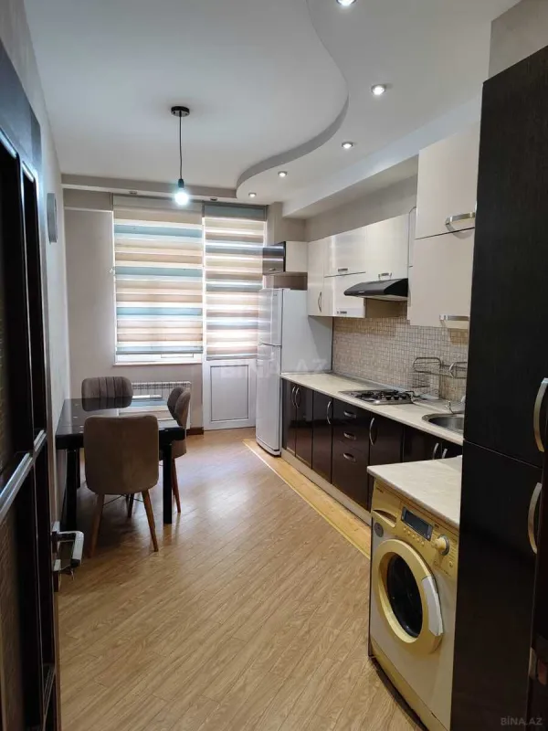 Satılır 3 otaqlı mənzil 121 m²