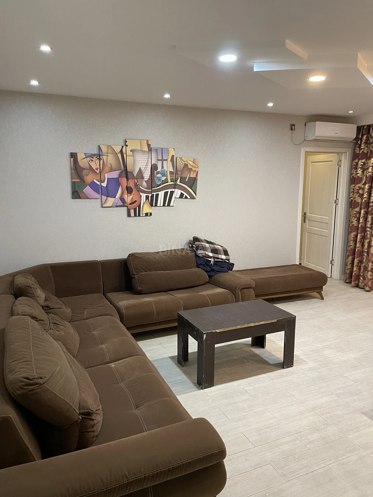 Kirayə verilir 2 otaqlı mənzil 45 m²