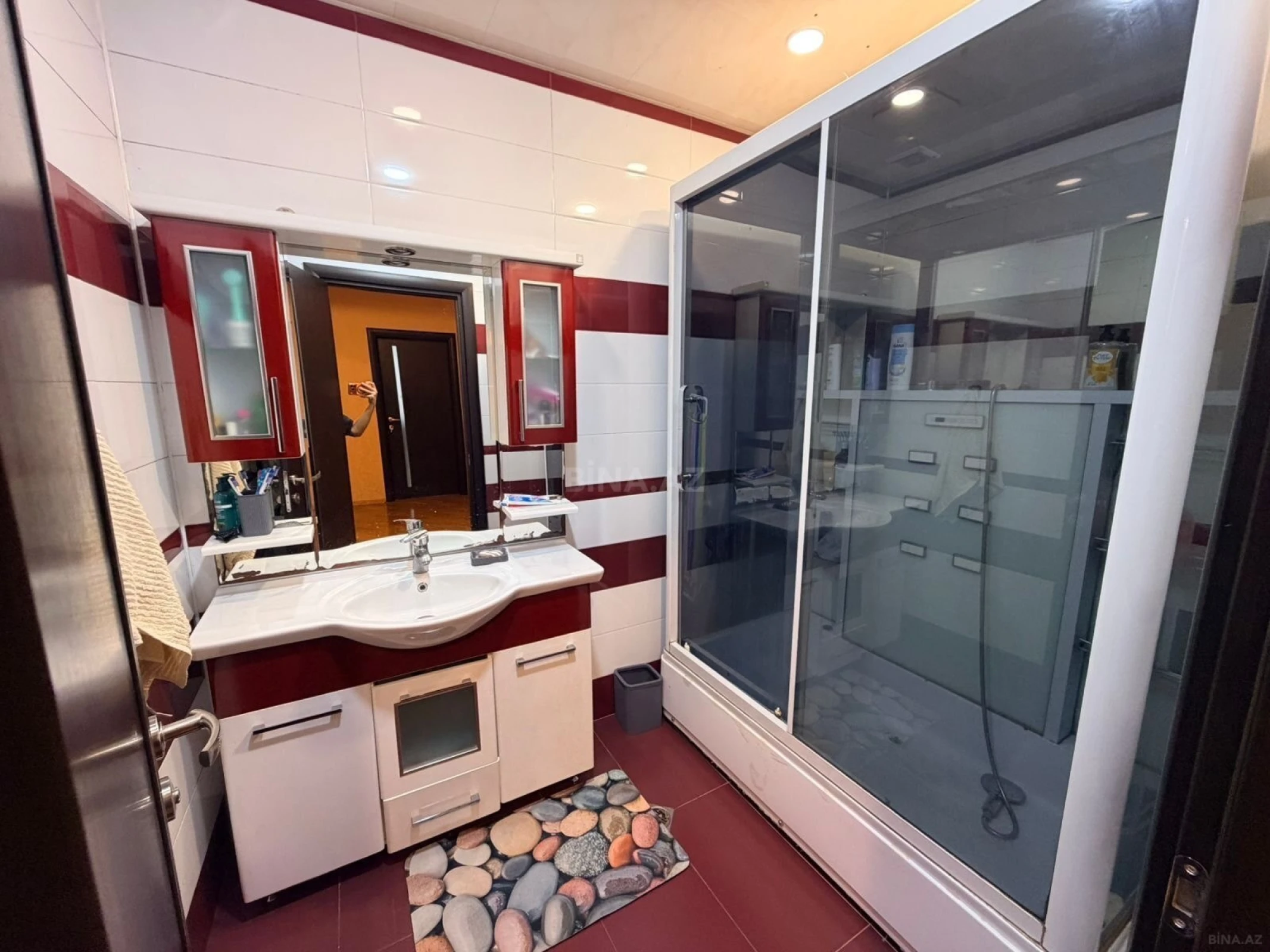 Satılır 2 otaqlı mənzil 110 m²