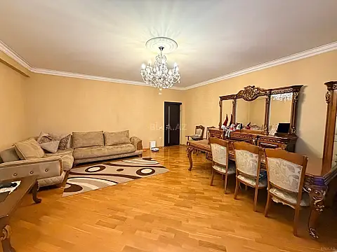 Satılır 2 otaqlı mənzil 110 m²