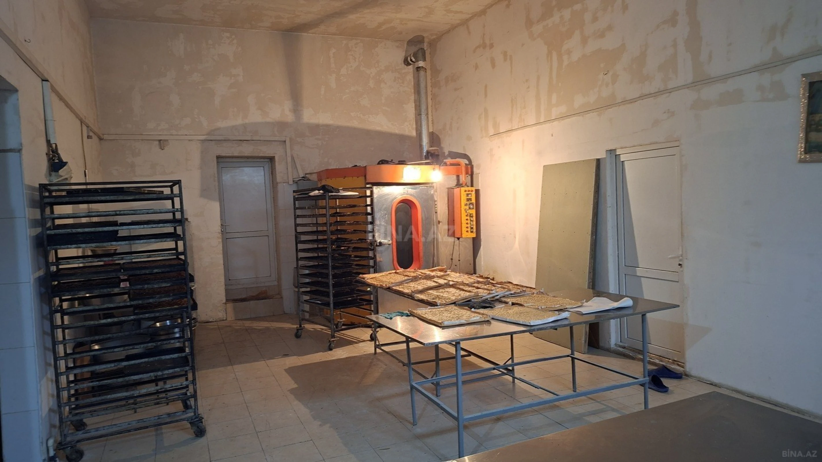 Kirayə verilir obyekt 150 m²