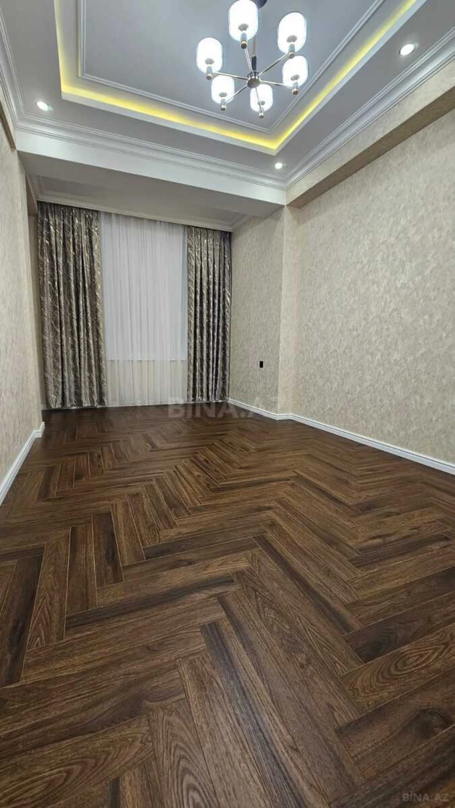 Satılır 3 otaqlı mənzil 110 m²