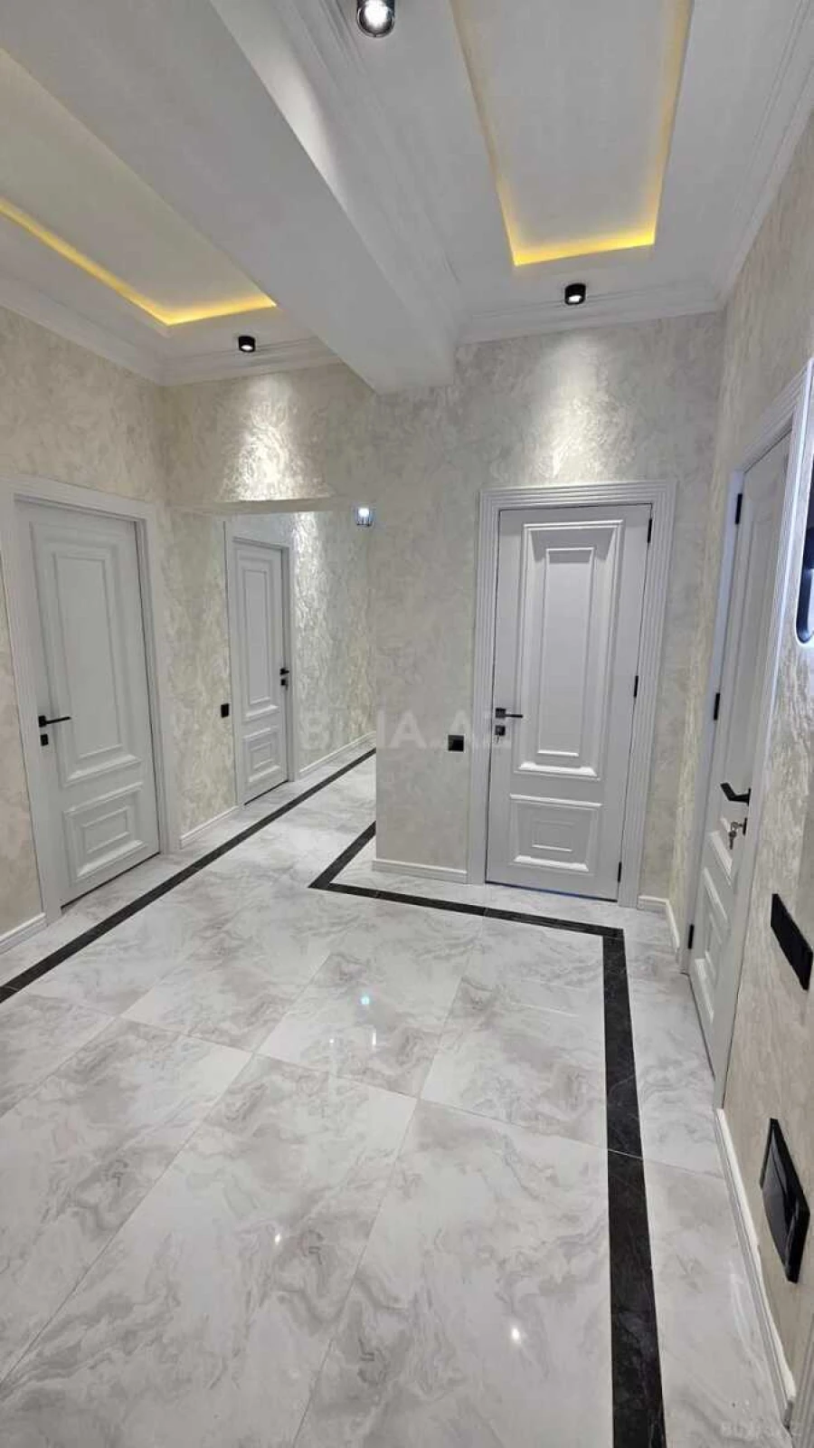 Satılır 3 otaqlı mənzil 110 m²