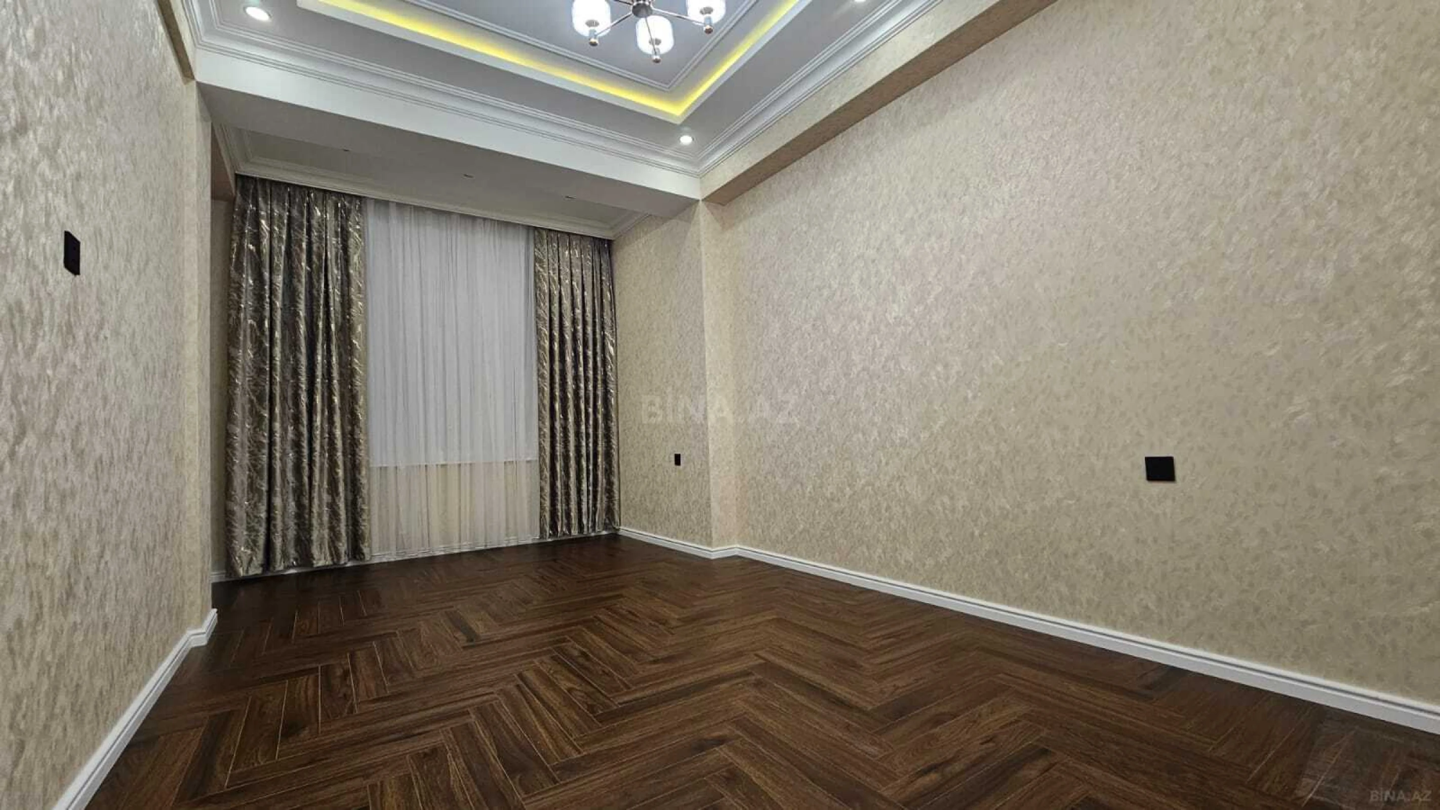 Satılır 3 otaqlı mənzil 110 m²