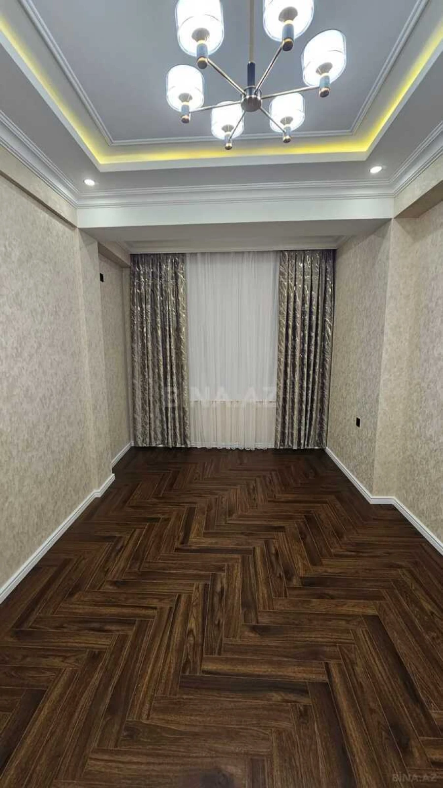 Satılır 3 otaqlı mənzil 110 m²
