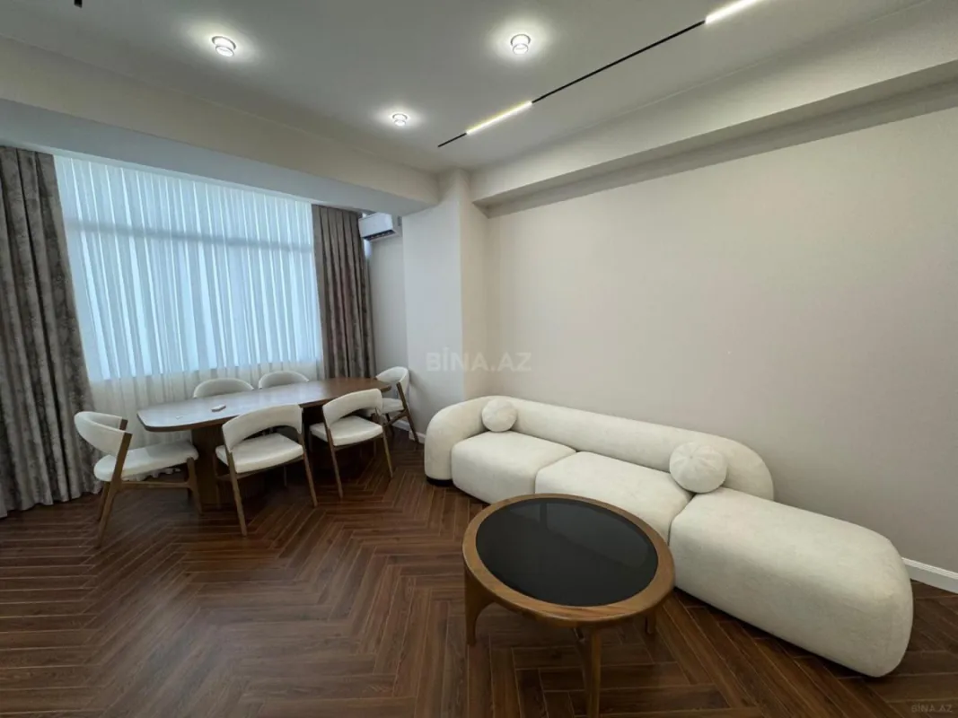 Kirayə verilir 2 otaqlı mənzil 72 m²