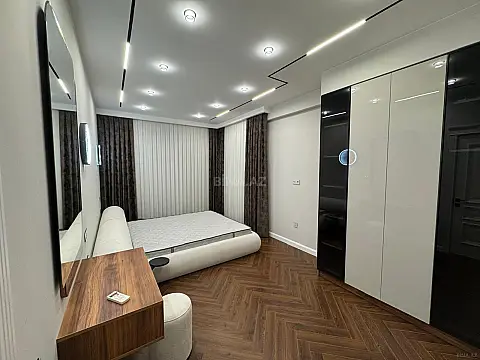 Kirayə verilir 2 otaqlı mənzil 72 m²