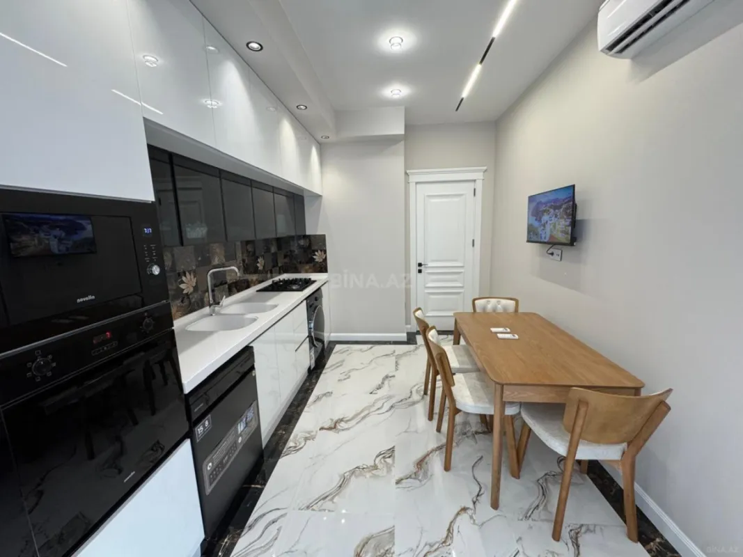 Kirayə verilir 2 otaqlı mənzil 72 m²
