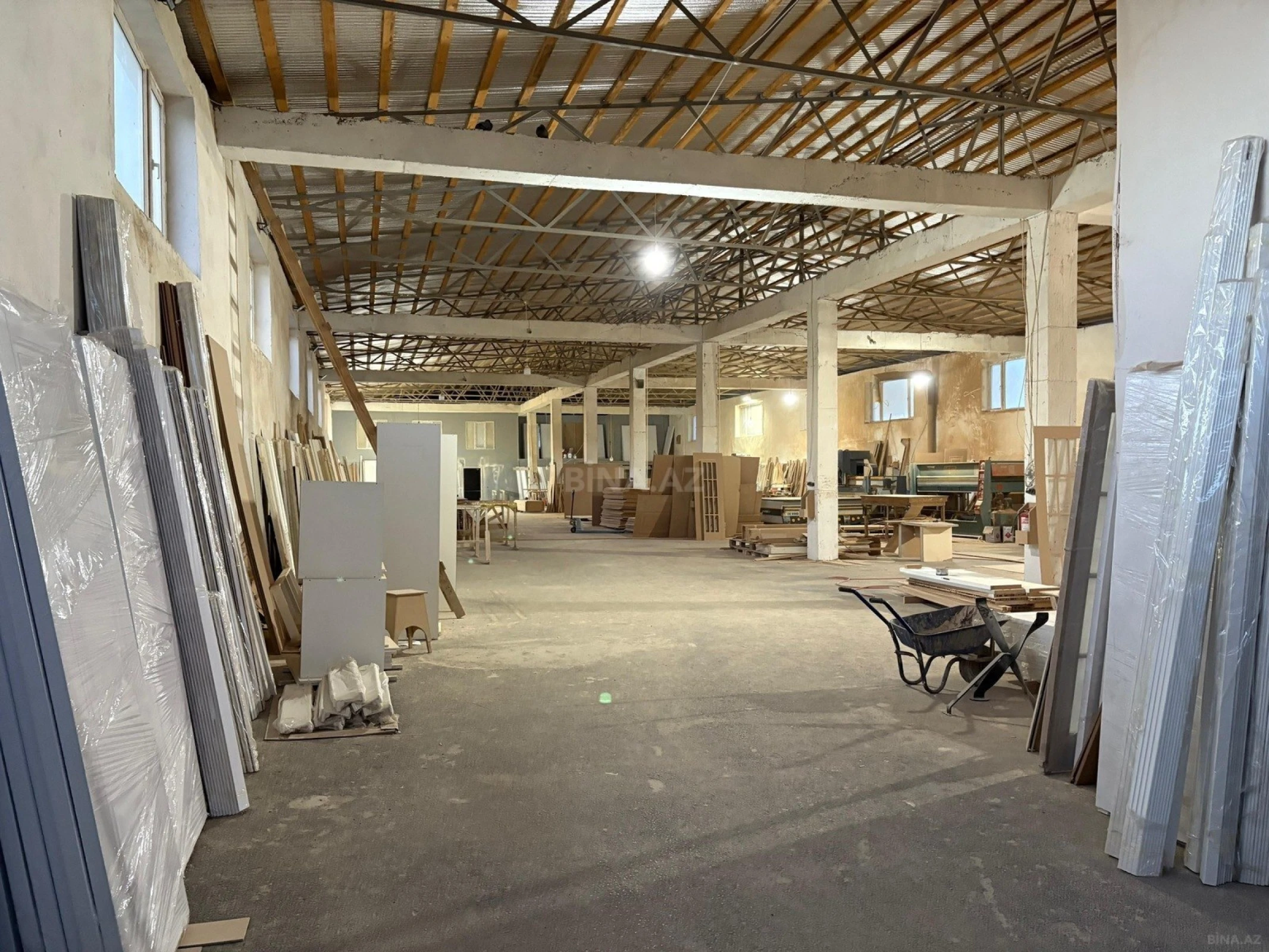 Kirayə verilir obyekt 1325 m²