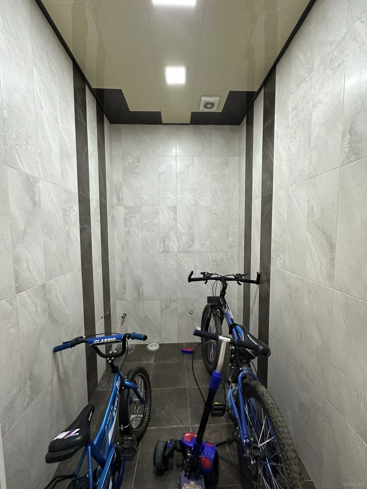 Satılır 3 otaqlı mənzil 135 m²