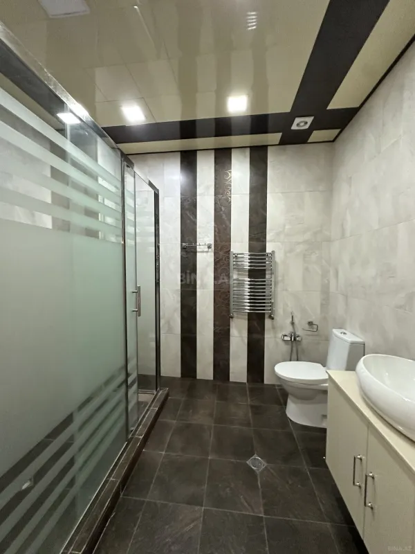 Satılır 3 otaqlı mənzil 135 m²