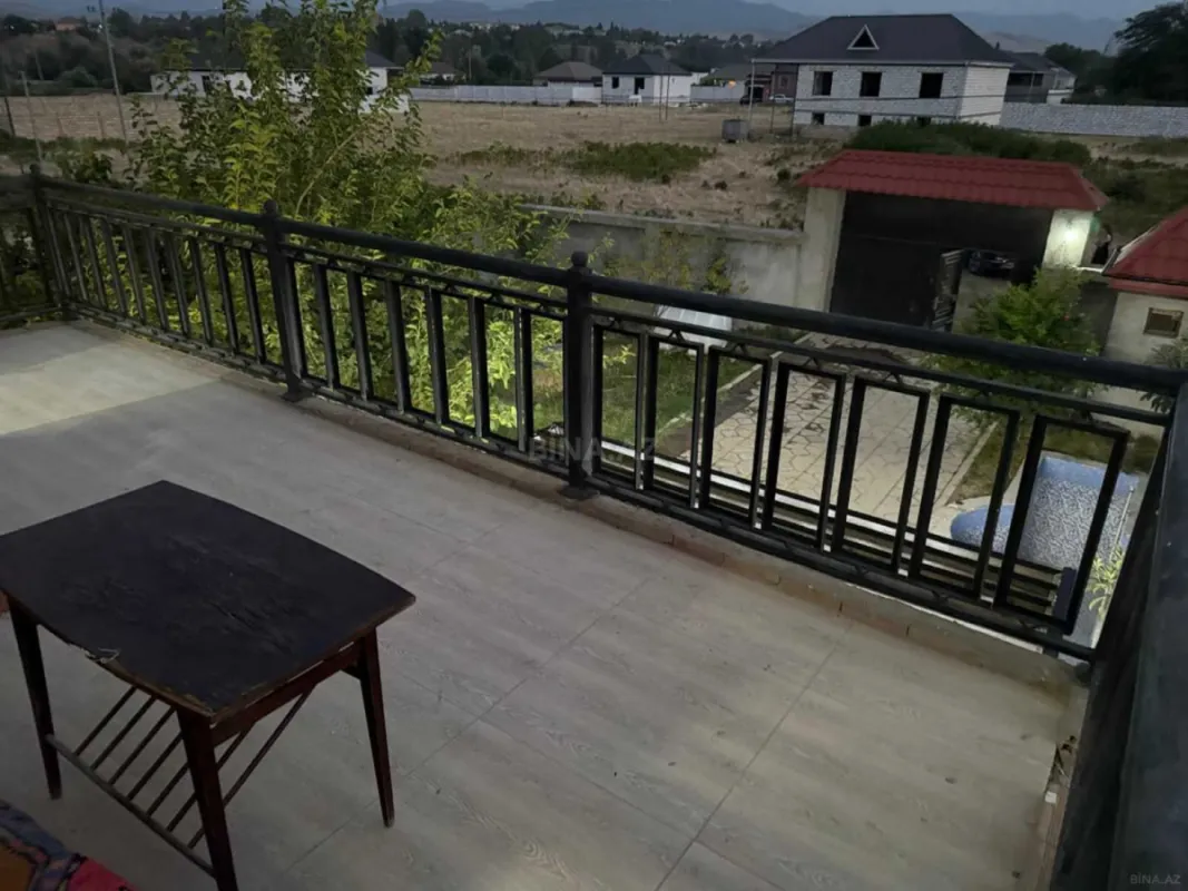 Satılır 5 otaqlı həyət evi 170 m²