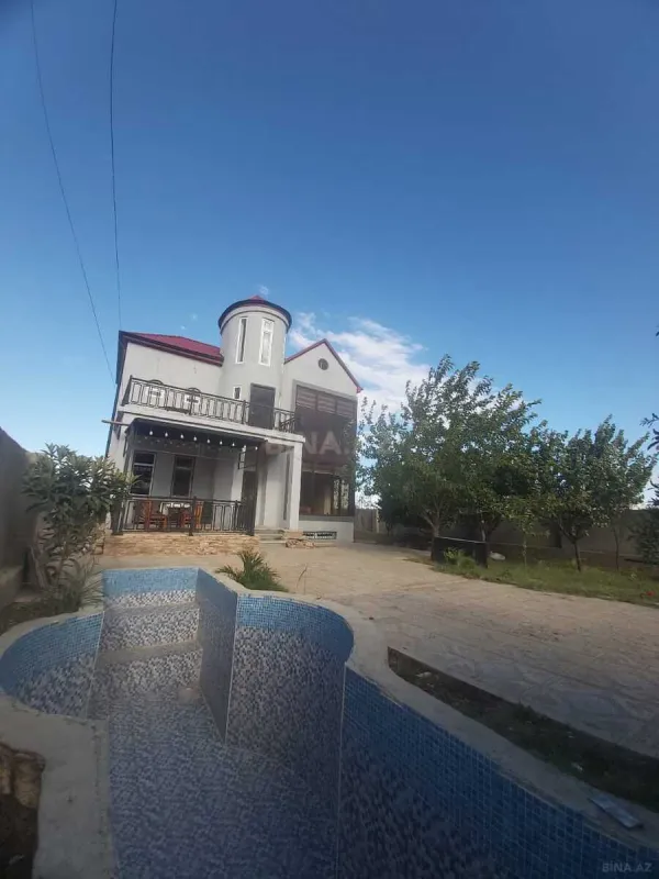 Satılır 5 otaqlı həyət evi 170 m²