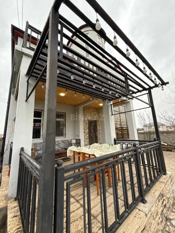Satılır 5 otaqlı həyət evi 170 m²