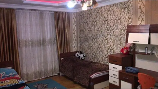 Kirayə verilir 3 otaqlı mənzil 150 m²