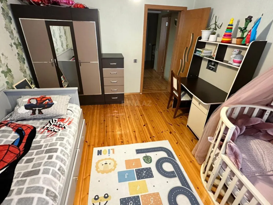 Satılır 6 otaqlı həyət evi 250 m²