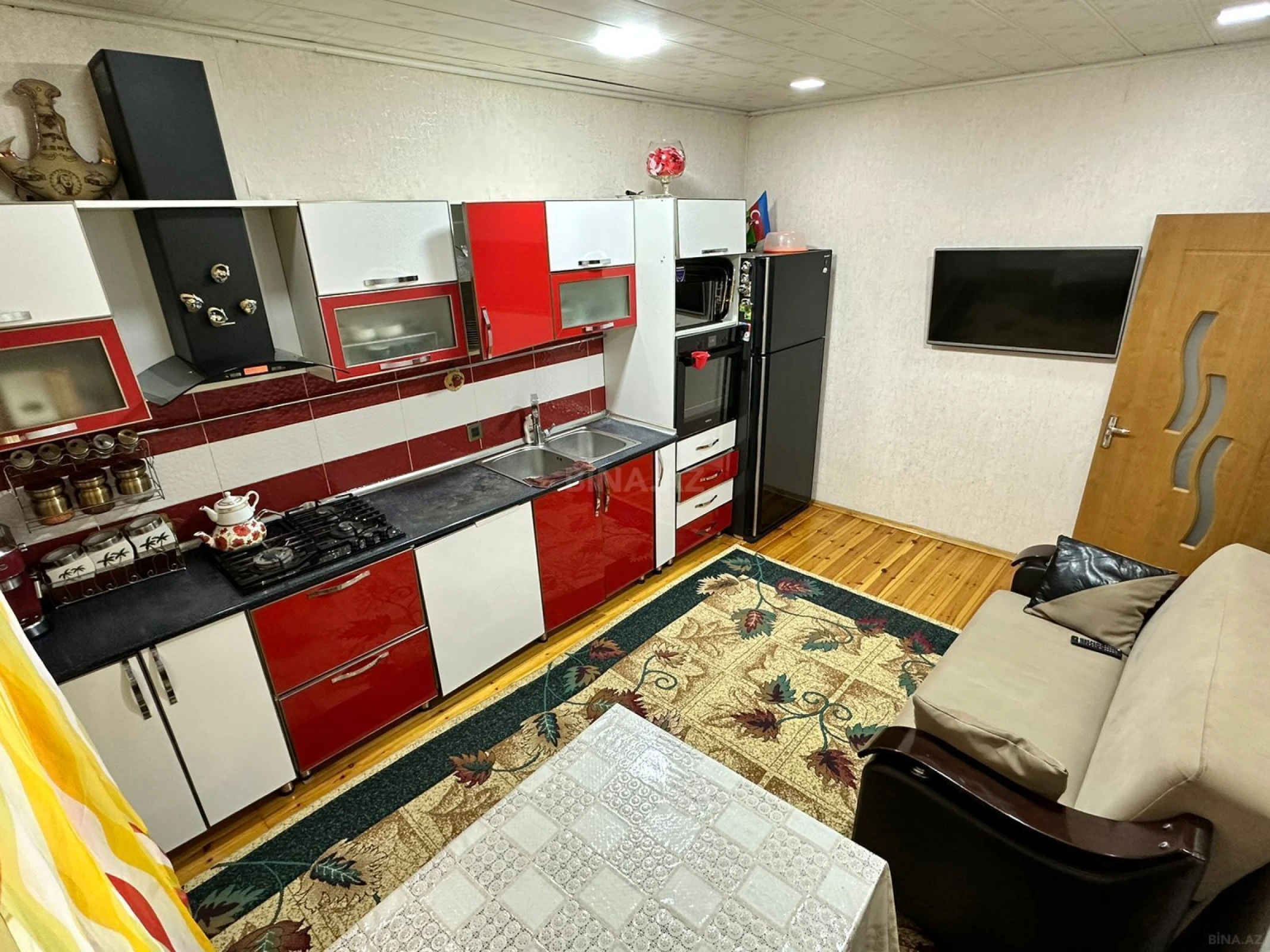 Satılır 6 otaqlı həyət evi 250 m²