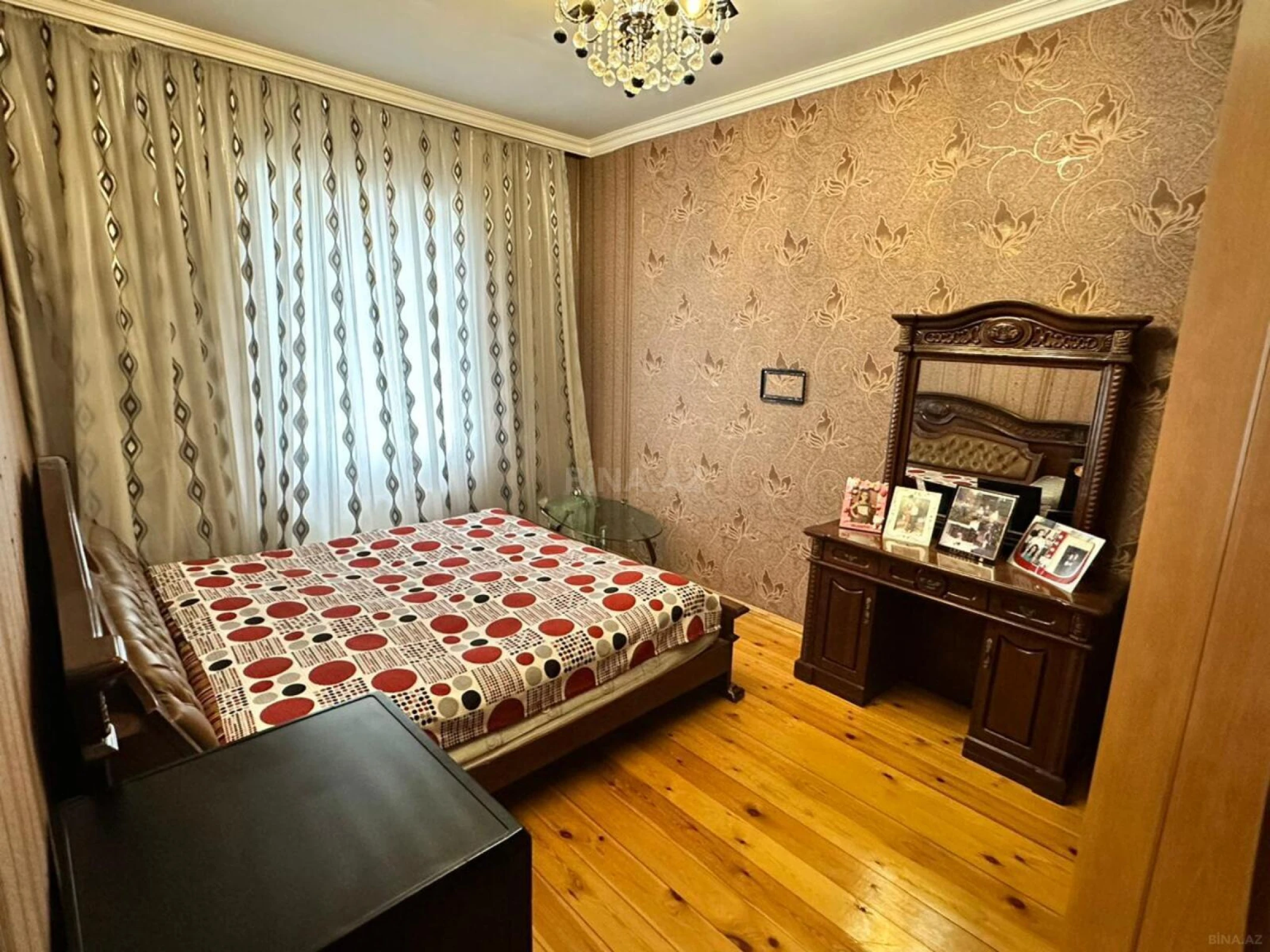 Satılır 6 otaqlı həyət evi 250 m²
