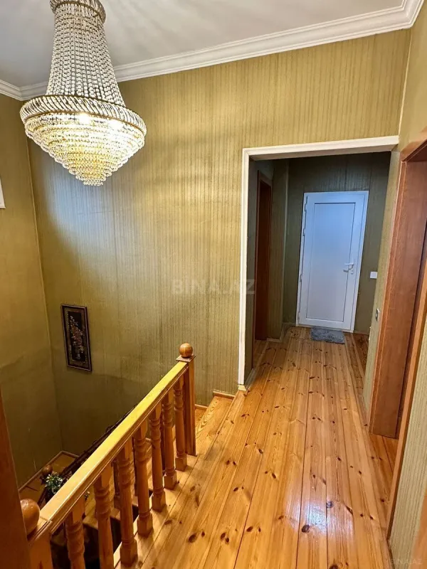 Satılır 6 otaqlı həyət evi 250 m²