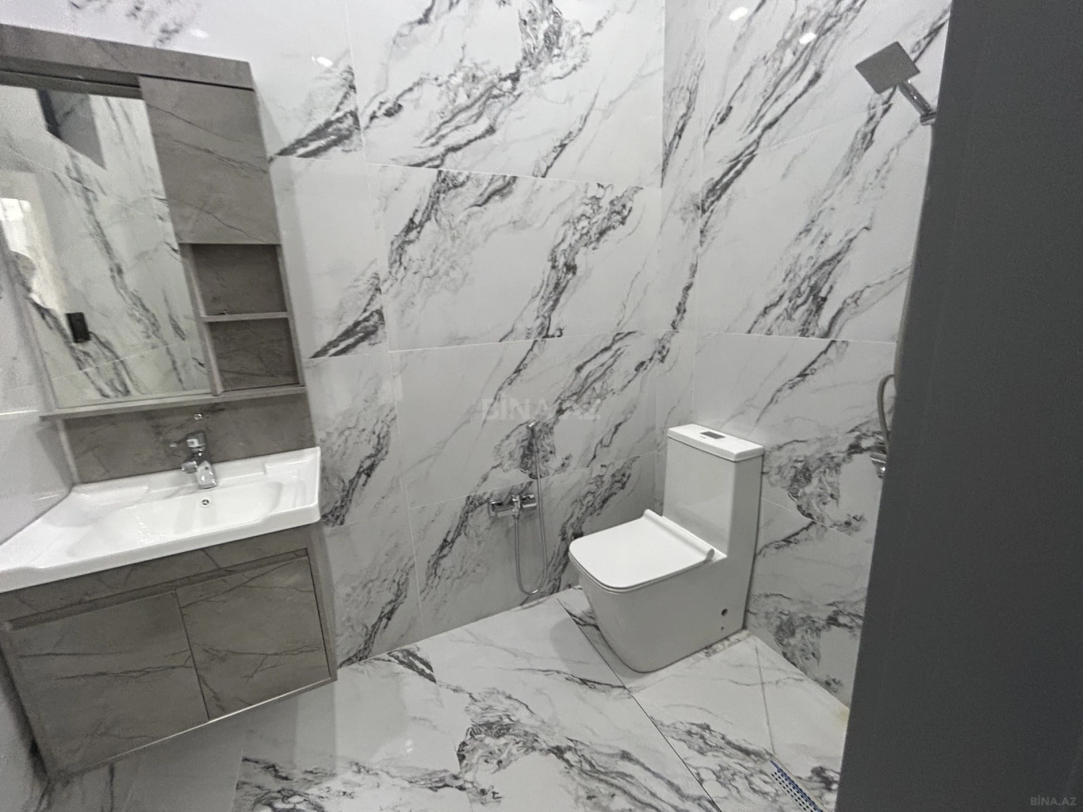 Satılır 4 otaqlı həyət evi 125 m²