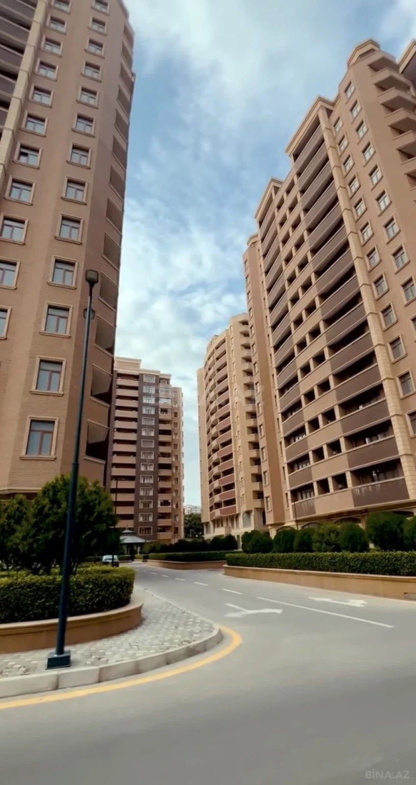 Satılır 2 otaqlı mənzil 107.4 m²