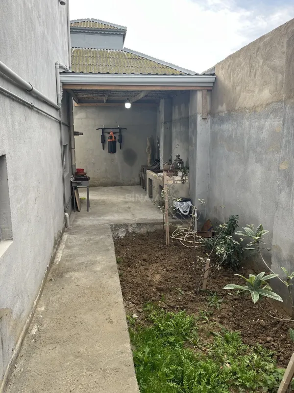 Satılır 4 otaqlı həyət evi 140 m²