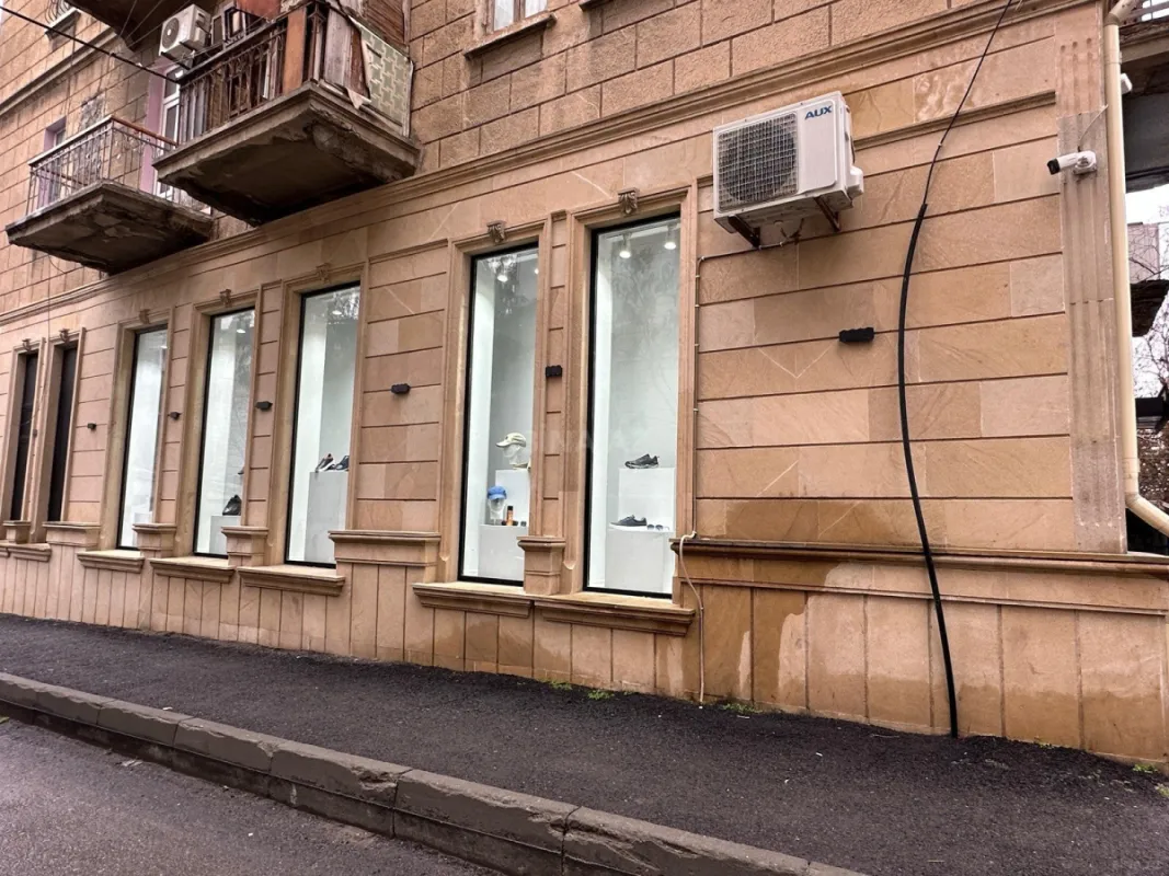 Satılır obyekt 125 m²