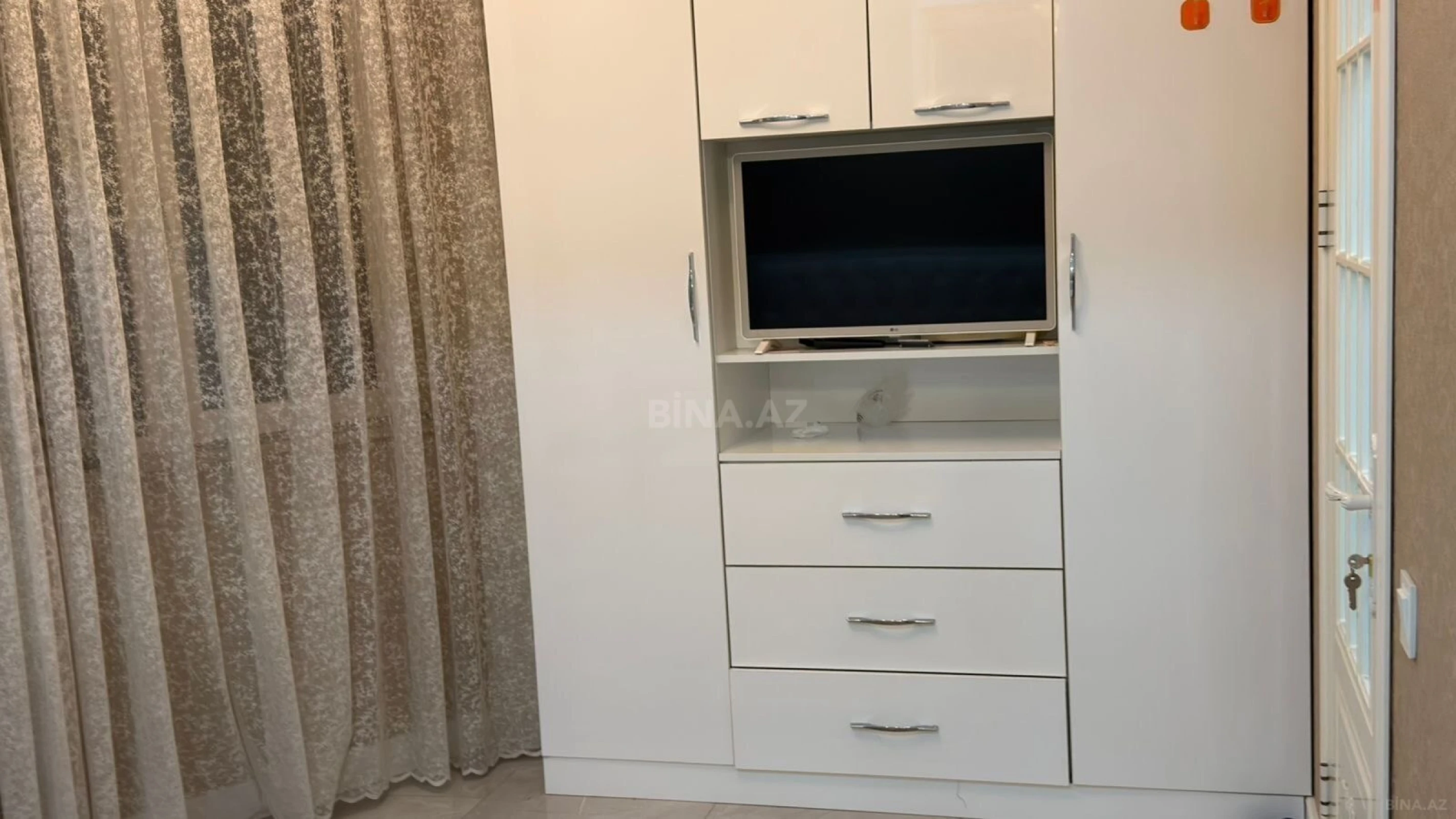 Satılır 2 otaqlı mənzil 80 m²