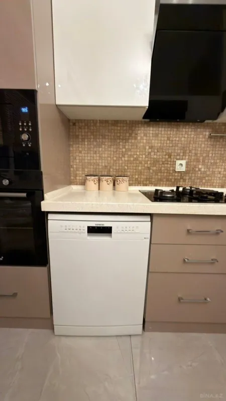 Satılır 2 otaqlı mənzil 80 m²