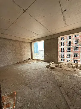 Satılır 4 otaqlı mənzil 169 m²