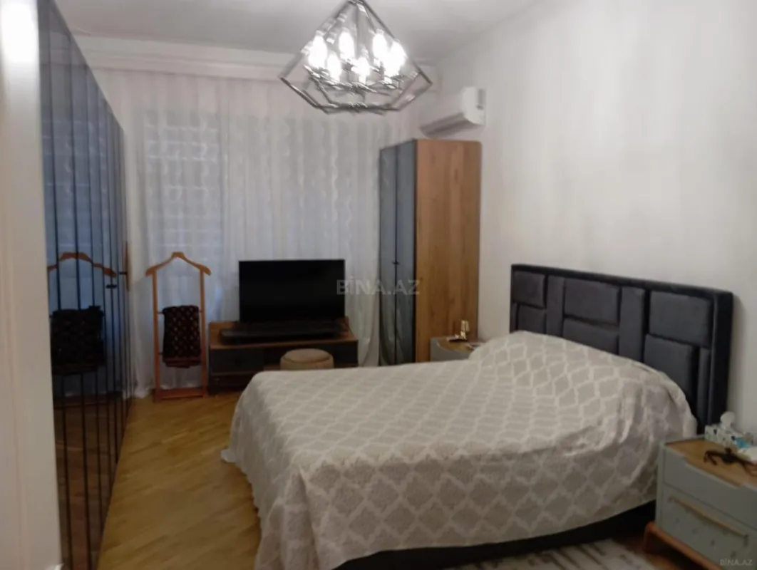 Satılır 2 otaqlı mənzil 115 m²