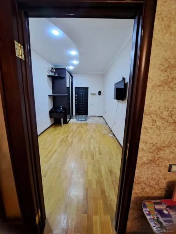 Kirayə verilir 1 otaqlı mənzil 60 m²