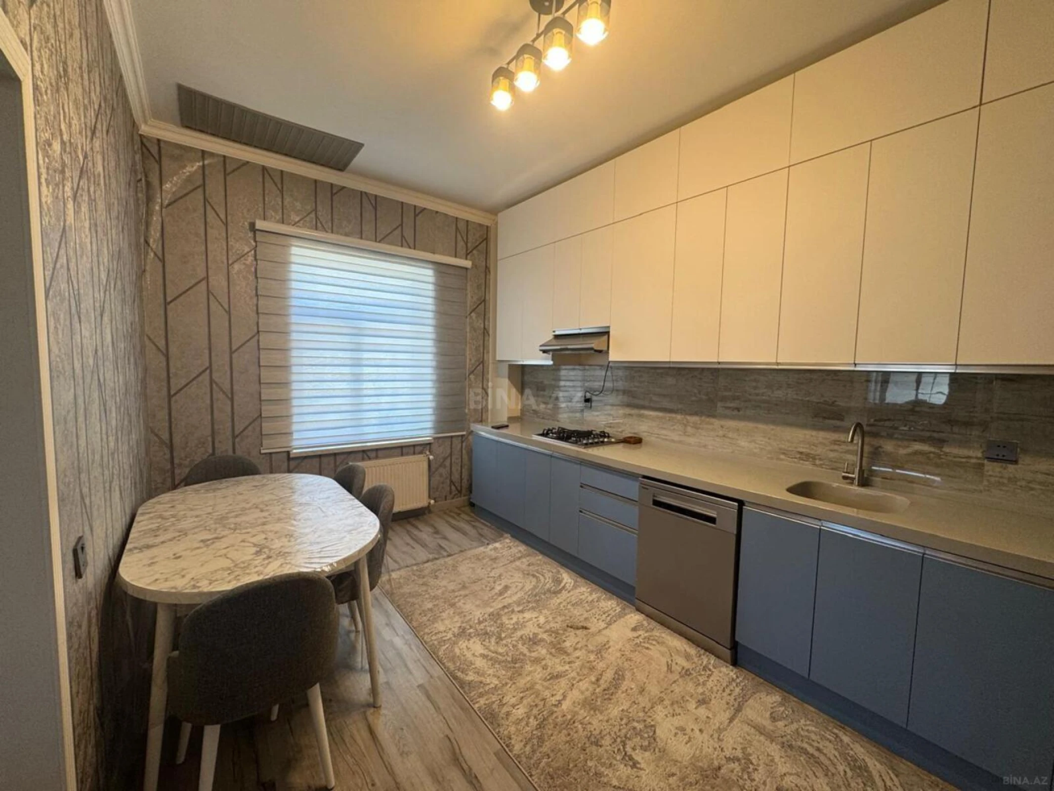 Satılır 5 otaqlı həyət evi 200 m²