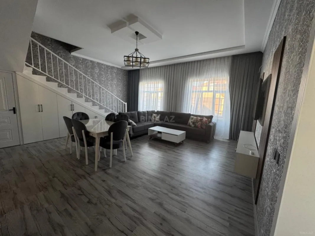 Satılır 5 otaqlı həyət evi 200 m²