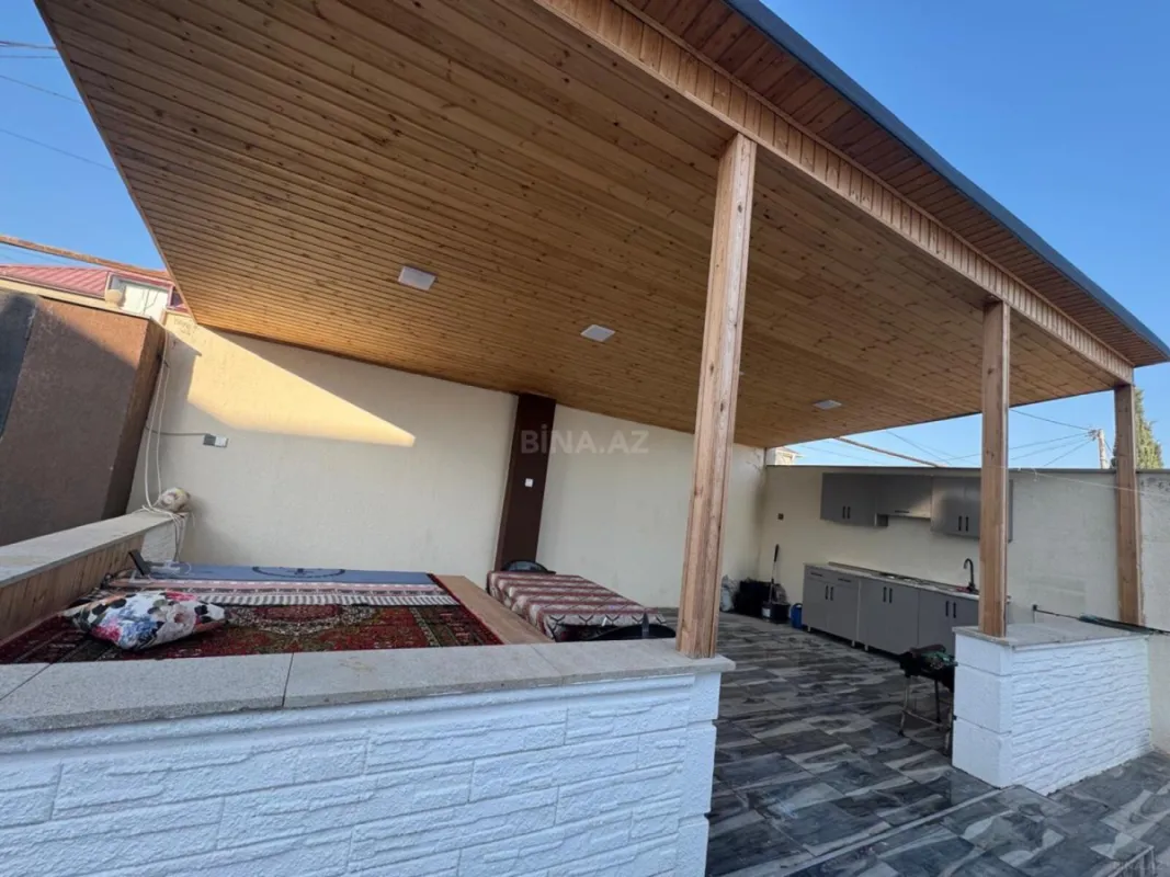 Satılır 5 otaqlı həyət evi 200 m²