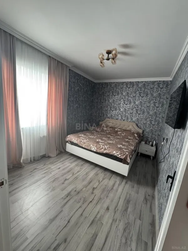 Satılır 5 otaqlı həyət evi 200 m²