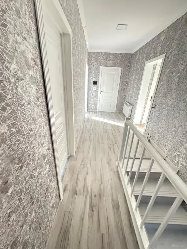 Satılır 5 otaqlı həyət evi 200 m²