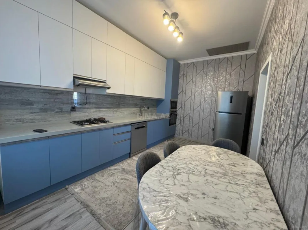 Satılır 5 otaqlı həyət evi 200 m²