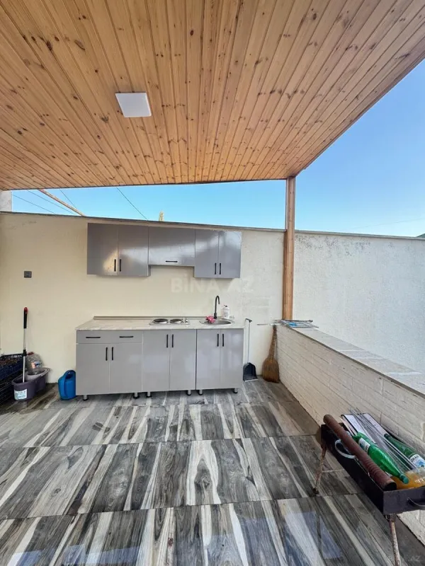 Satılır 5 otaqlı həyət evi 200 m²