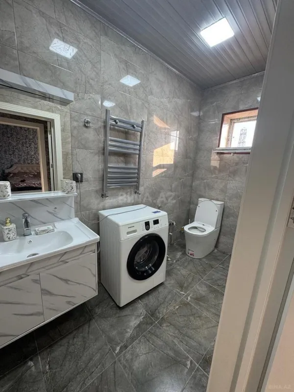 Satılır 5 otaqlı həyət evi 200 m²