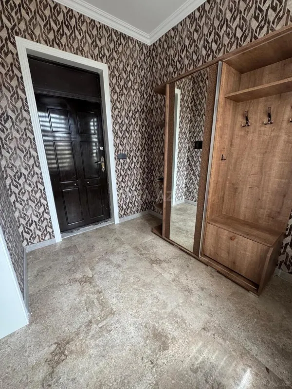 Satılır 5 otaqlı həyət evi 200 m²