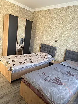 Satılır 5 otaqlı həyət evi 200 m²