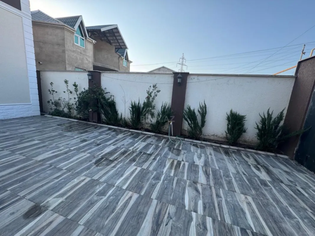 Satılır 5 otaqlı həyət evi 200 m²